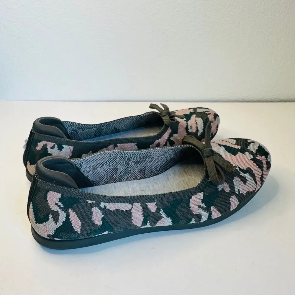 Clark’s Cloud Steppers Knit Camo Flats Shoes Size 9.5